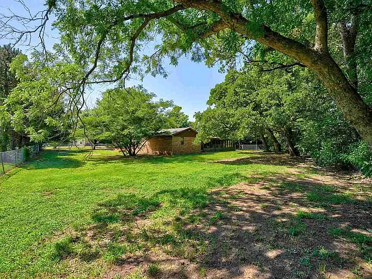 406 Shady Lane Dr — Photo 22