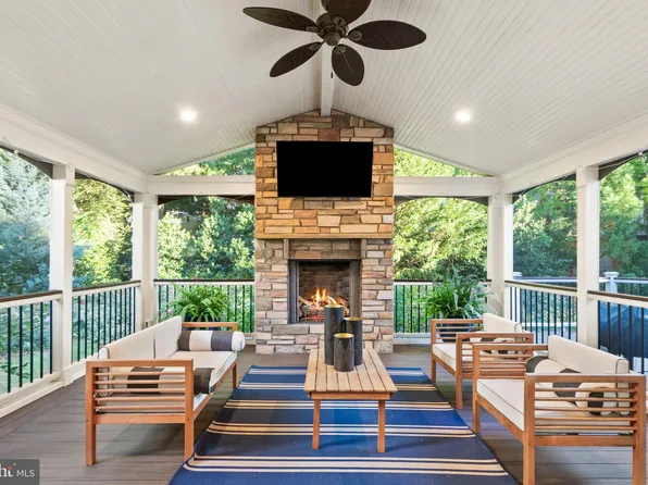 6683 Stonebrook Dr, Clifton, VA 20124