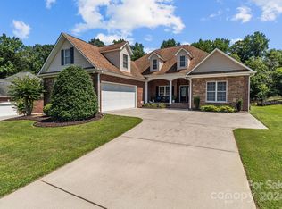 1004 Timber Run Dr, Granite Quarry, NC 28146