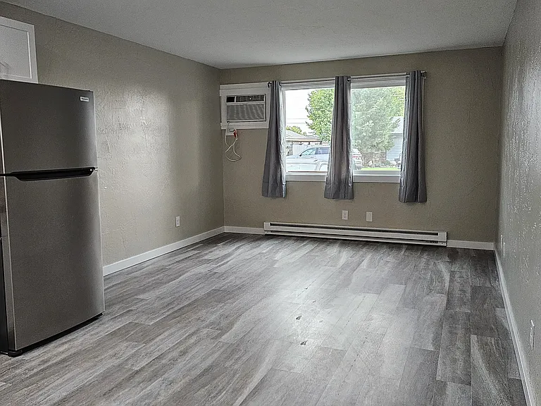 1115 E Hemlock St #4 — Photo 1