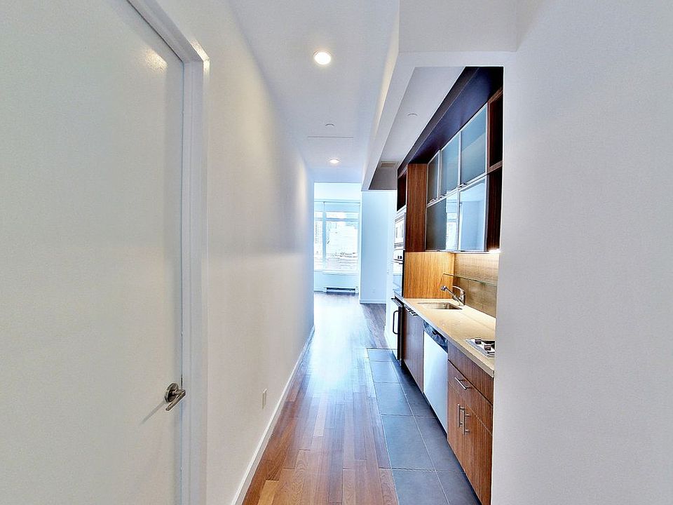 1st image of 600 W 42nd St #509