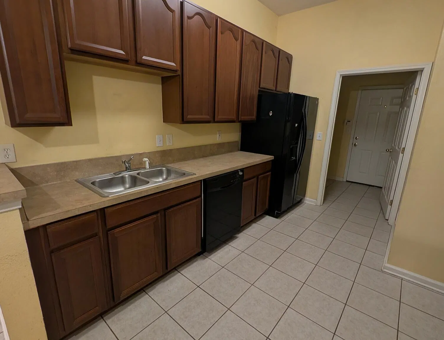 3 bed, 2.0 bath, 1346 sqft, $1,800 — Photo 3