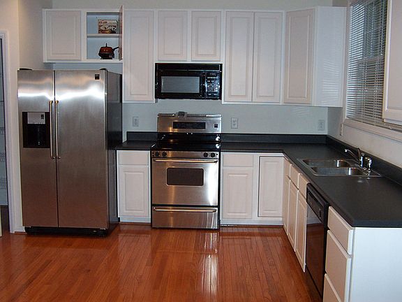 Kitchen-Stainless Appliances