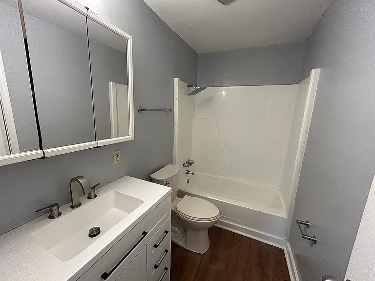 2425 Hawahorne Ave — Photo 4