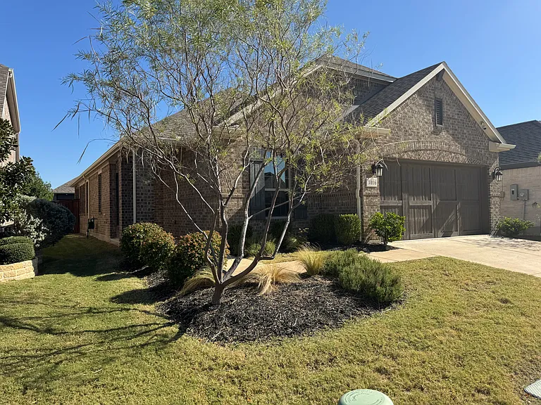 3016 Sunnyside Dr — Photo 2