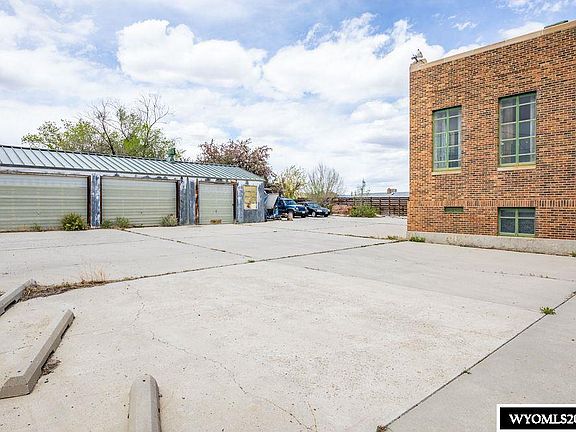 4th image of 930 Wyoming St