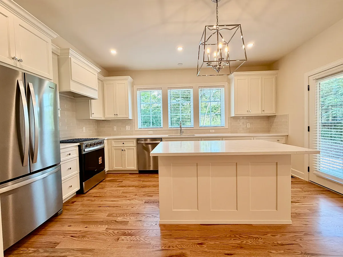Building Photo - 5621 Maggie Way
