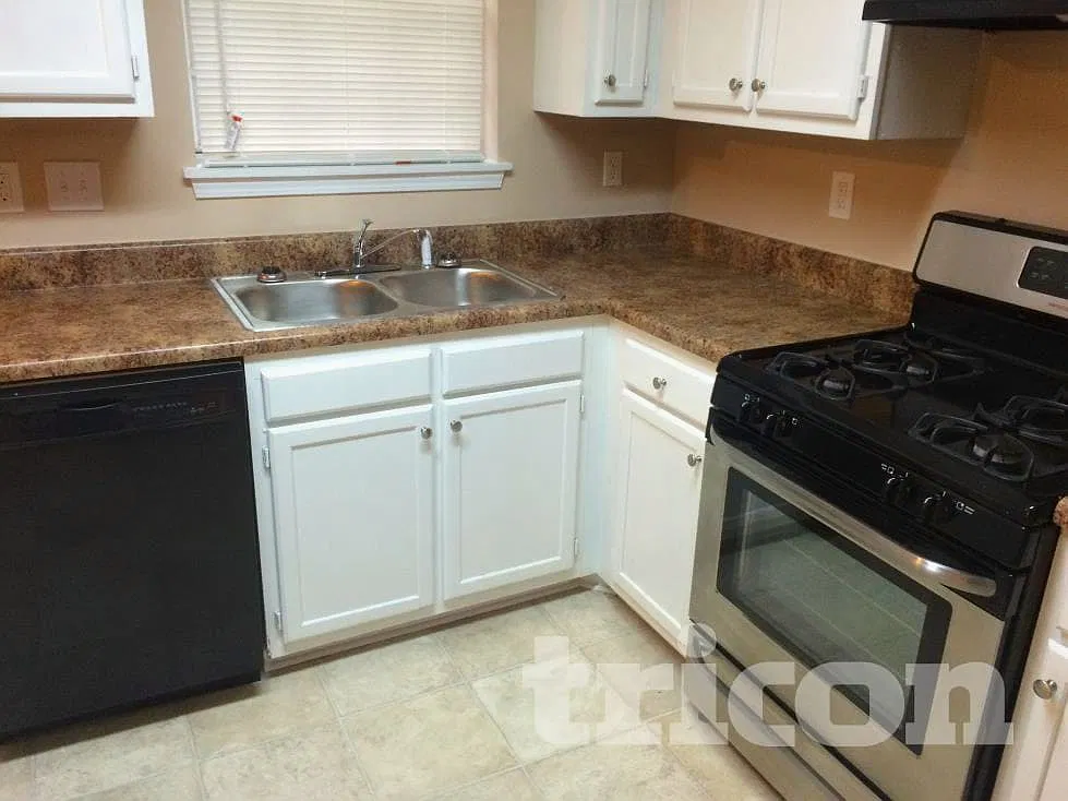 8437 Glenwoods Drive Riverdale GA — Photo 4