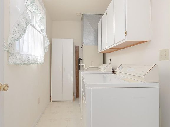 3rd image of 7460 Park Ave