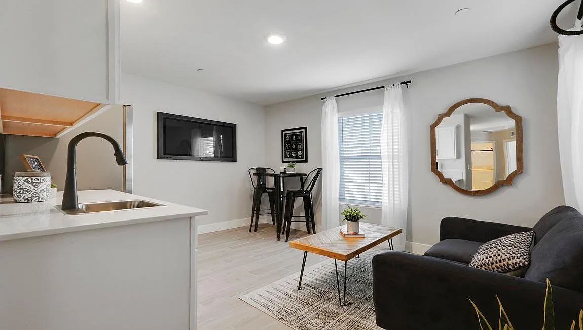 Building Photo - 684 Heitz Ct