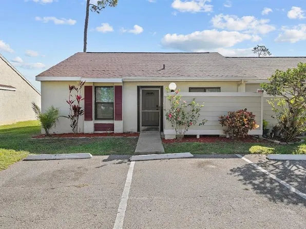 56 Pine Island Cir, Kissimmee, FL 34743