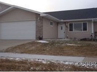 1501 Silver Maple Ln, South Sioux City, NE 68776