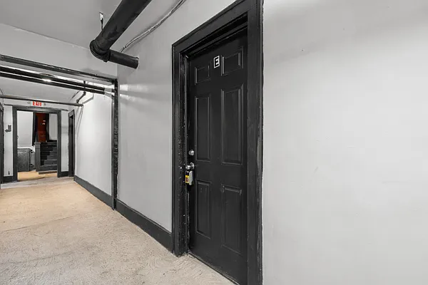Studio, 500 sqft, $1,200 — Photo 4