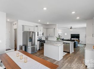 128 Neill Estate Ln, Mooresville, NC 28117