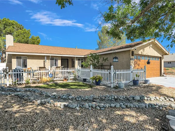 28037 Hummingbird Ln, Helendale, CA 92342