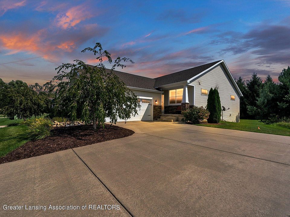 1st image of 5177 Hawk Hollow Dr E #55