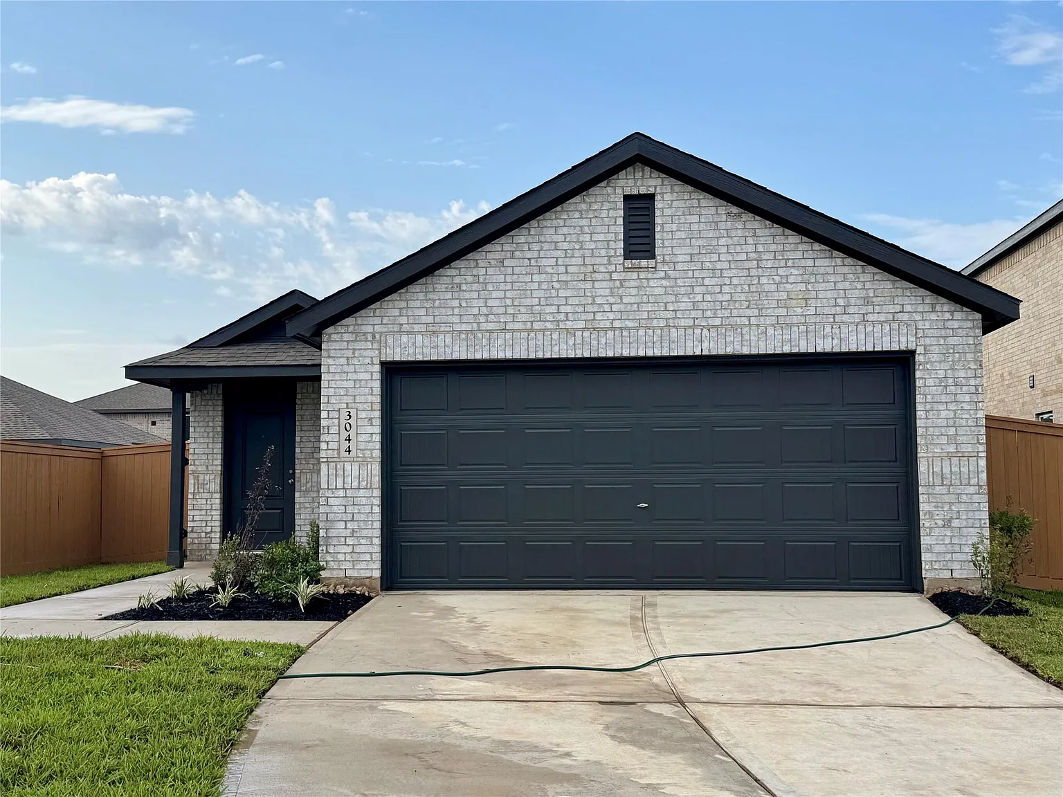 4 bed, 2.0 bath, $2,100 — Photo 1