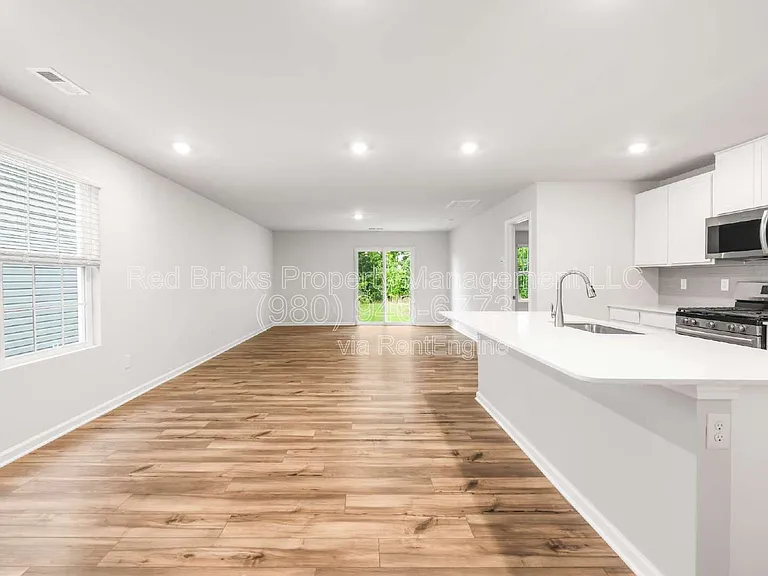 10154 Chatham Run Ln — Photo 5