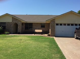104 W Columbia Ave, Cheyenne, OK 73628