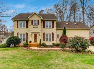 7605 Keating Dr, Oak Ridge, NC 27310