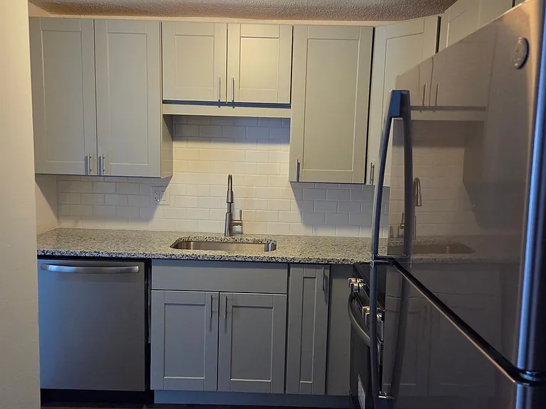 10 Longworth Ave — Photo 12