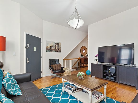 3rd image of 191 Putnam Ave #1