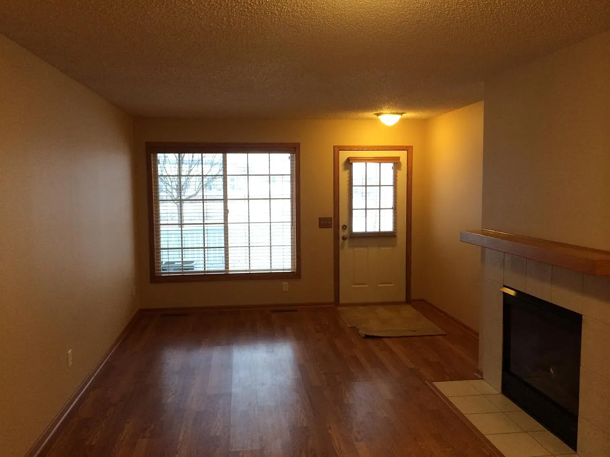 2 bed, 1.5 bath, 1164 sqft, $1,850 — Photo 3