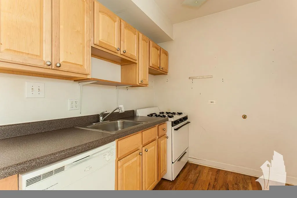 1 bed, $2,100 — Photo 4