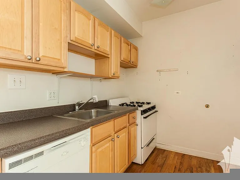 3520 N Broadway #2E — Photo 4