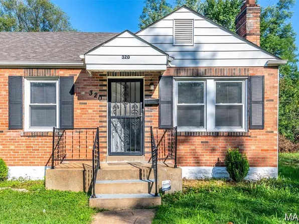 320 Newell Dr, Saint Louis, MO 63135
