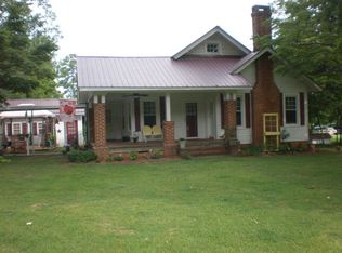 2112 Carthage St, Sanford, NC 27330