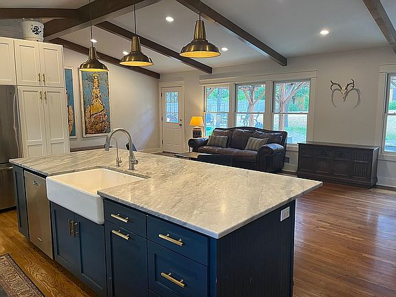 4th image of 857 Encino Dr