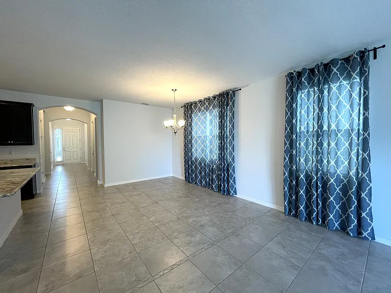 2881 Casterton Dr — Photo 12
