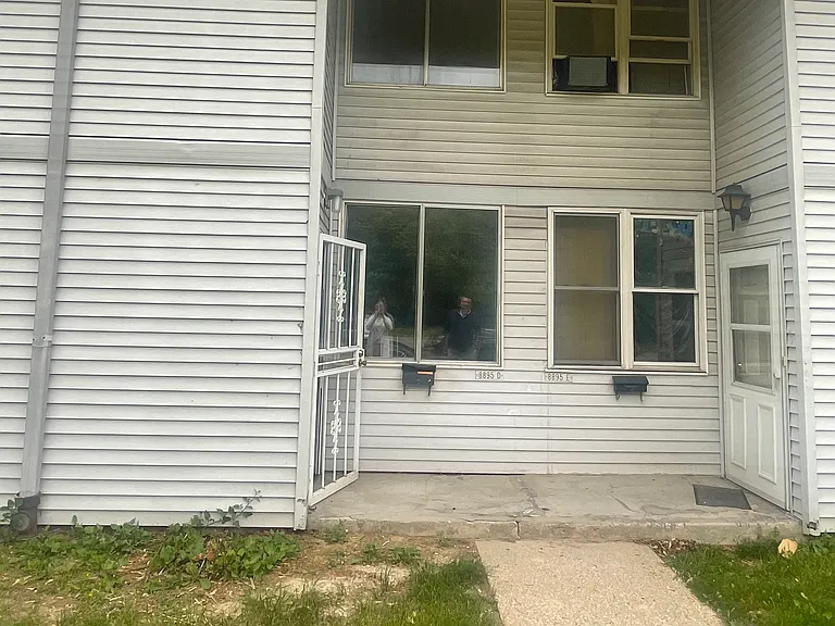 8895 N Swan Rd — Photo 1