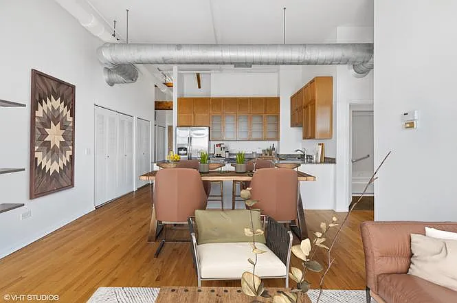 1735 W Diversey Ave #504 — Photo 12