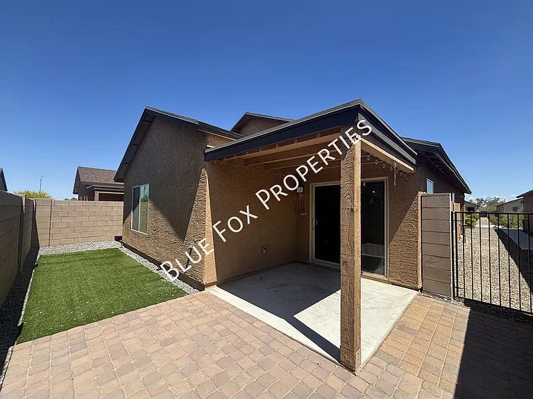 98 E Manor View Rd — Photo 18