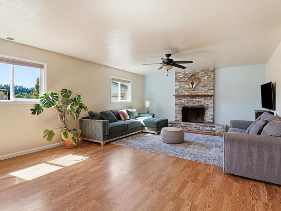4th image of 4270 Roblar Road