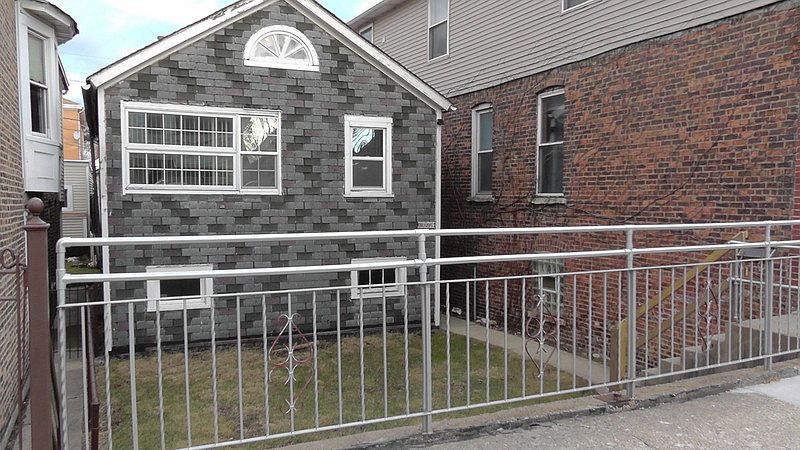 2nd image of 3013 S Lloyd Ave