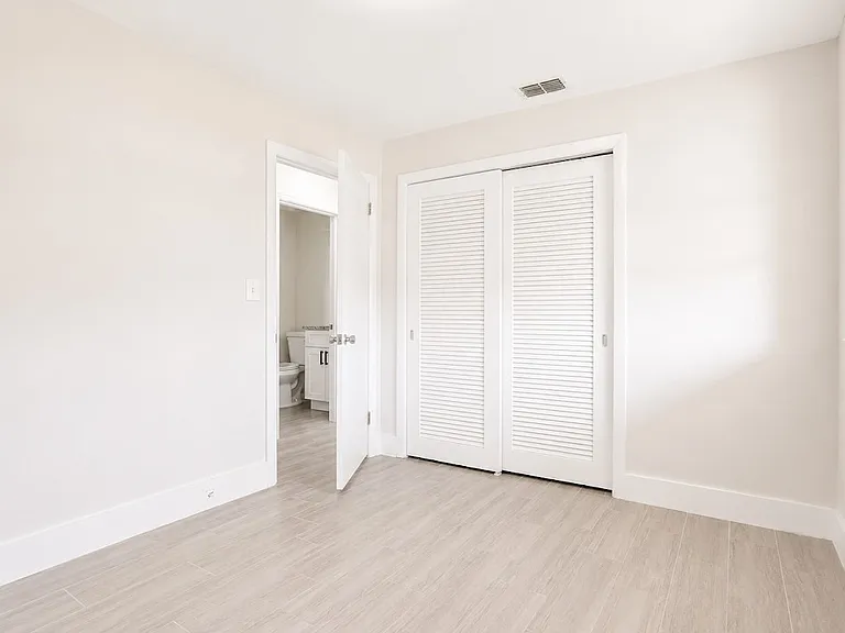 800 Willow Dr — Photo 17
