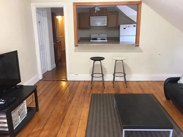 171 Montgomery Ave #3 — Photo 4