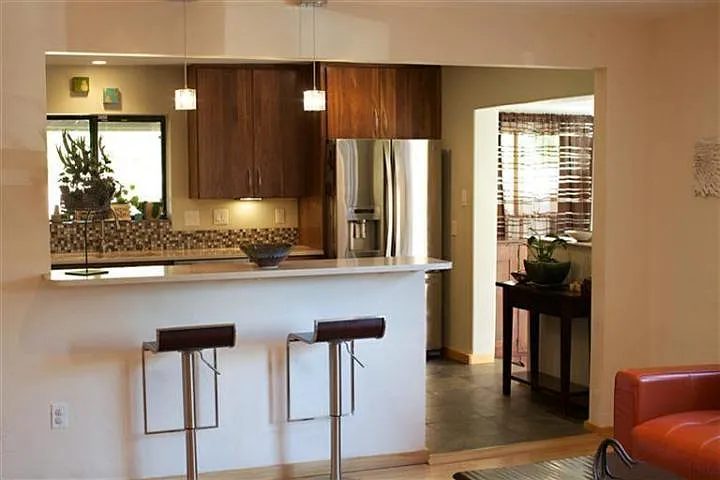 4 bed, 2164 sqft, $2,800 — Photo 2