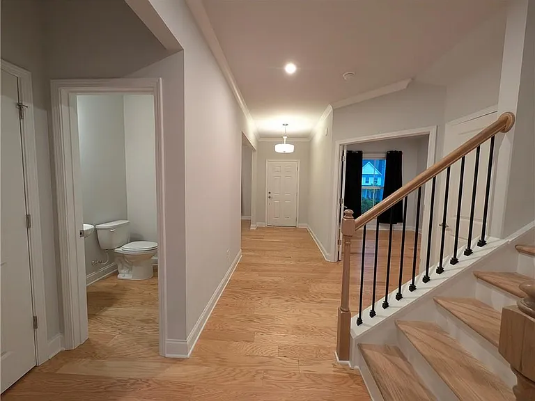 406 Riverclub Rd — Photo 3