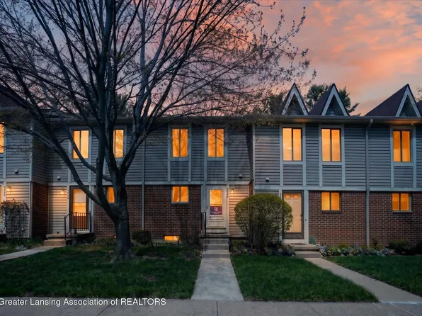 5966 Village Dr, Haslett, MI 48840