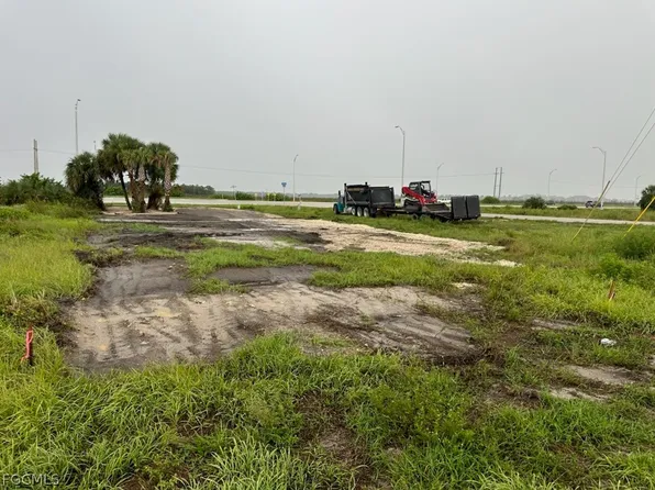 3300 Meadow Rd, Lehigh Acres, FL 33974