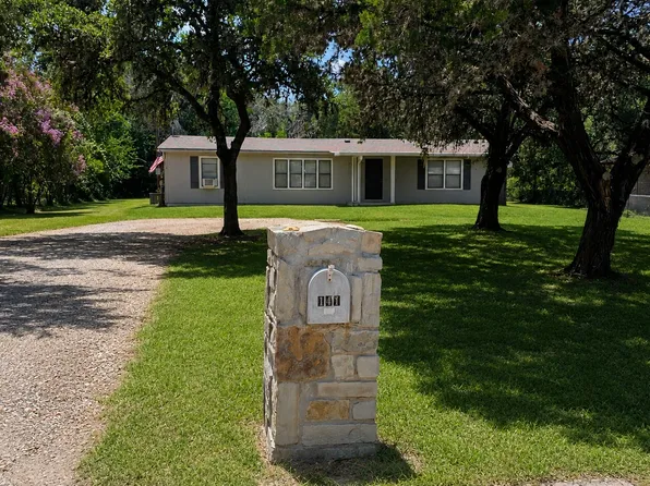 141 N Wagon Wheel Dr, Boerne, TX 78015