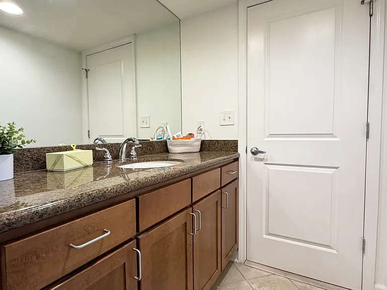 600A Admiral Blvd #807A — Photo 15