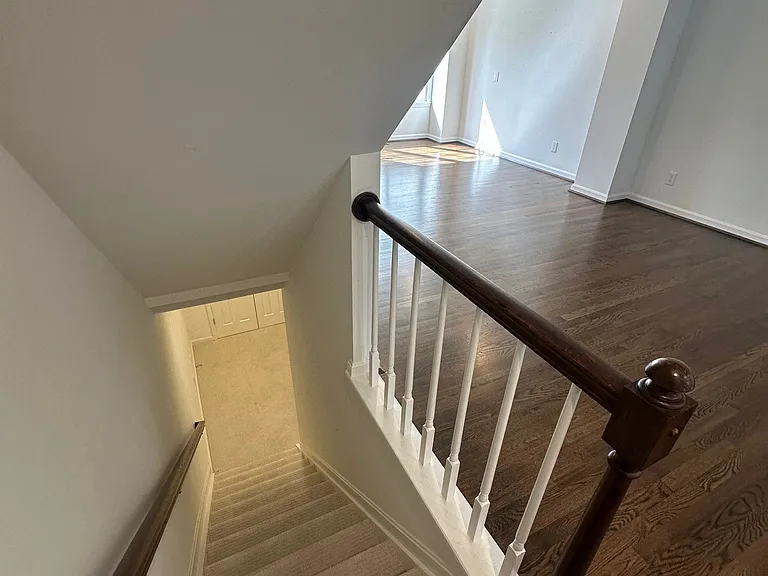 1208 Corbett St — Photo 16