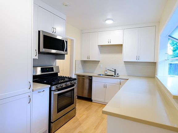 4th image of 2177 Sunny Vista Dr