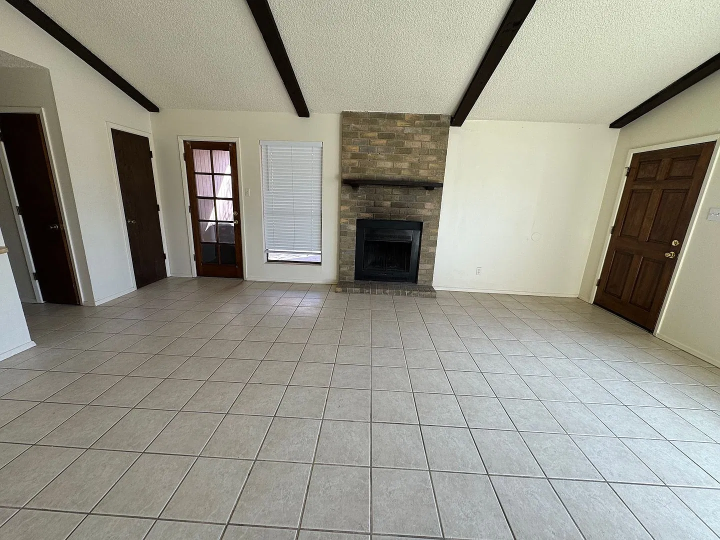2307 N Grand — Photo 3
