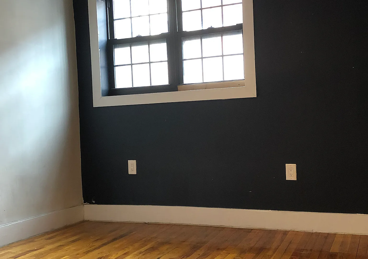 195 Irving Avenue — Photo 3